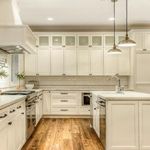 ساخت ونصب کابینت وکمد دیواری دکواسیون