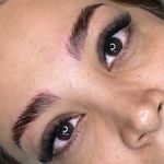اکستنشن مژه تخصصی آنیِل