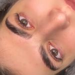 اکستنشن مژه تخصصی آنیِل