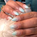 آموزش وخدمات کاشت ناخن راضیه