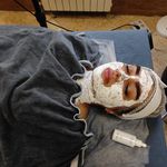 پاکسازی و فشیال تخصصی پوست فاطمه توکلی