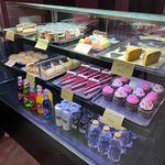 کافه قنادی اِدی