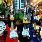 فروشگاه  لوازم موسیقی نغمه چنگ