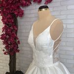 آموزشگاه خیاطی و مزون مروارید سفید