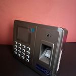 دستگاه حضور و غیاب