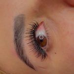 خدمات کاشت و اکستنشن مژه و ابرو هاله