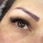 سالن تخصصی ناخن، مژه، رنگ و لایت لاراتیس