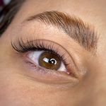 سالن تخصصی ناخن، مژه، رنگ و لایت لاراتیس