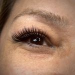 سالن تخصصی ناخن، مژه، رنگ و لایت لاراتیس