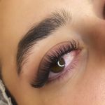 اکستنشن و لیفت مژه نونا نمازیان