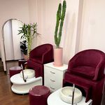 سالن تخصصی ناخن، مژه، رنگ و لایت لاراتیس