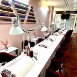 سالن تخصصی ناخن، مژه، رنگ و لایت لاراتیس