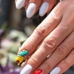 آموزش وخدمات کاشت ناخن راضیه