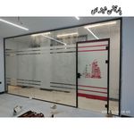 سازه های شیشه ای مدرن و درب های اتوماتیک شیشه ای