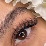 کاشت واکستنشن مژه کیانا