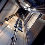 آسانسور و پله برقی آکو