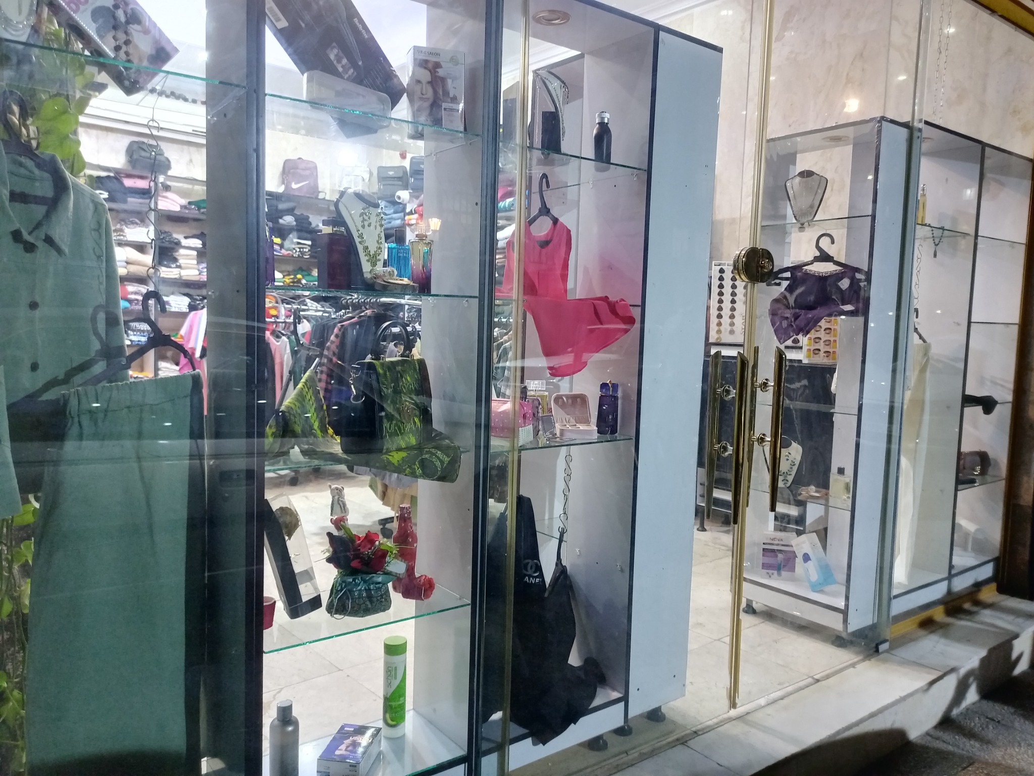 فروشگاه پوشاک بانوی ایرانی