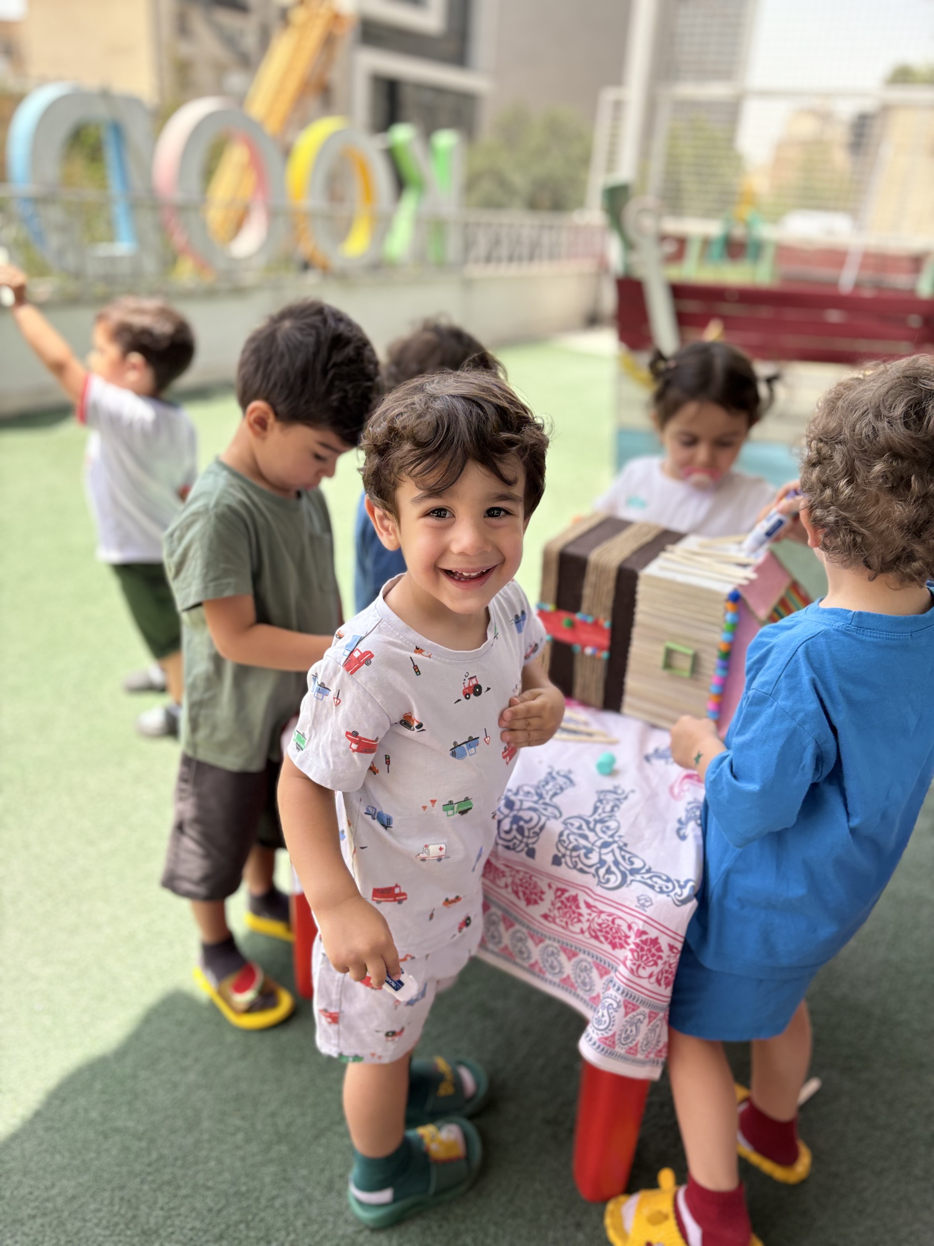 مهد و پیش دبستانی کودک پارسی