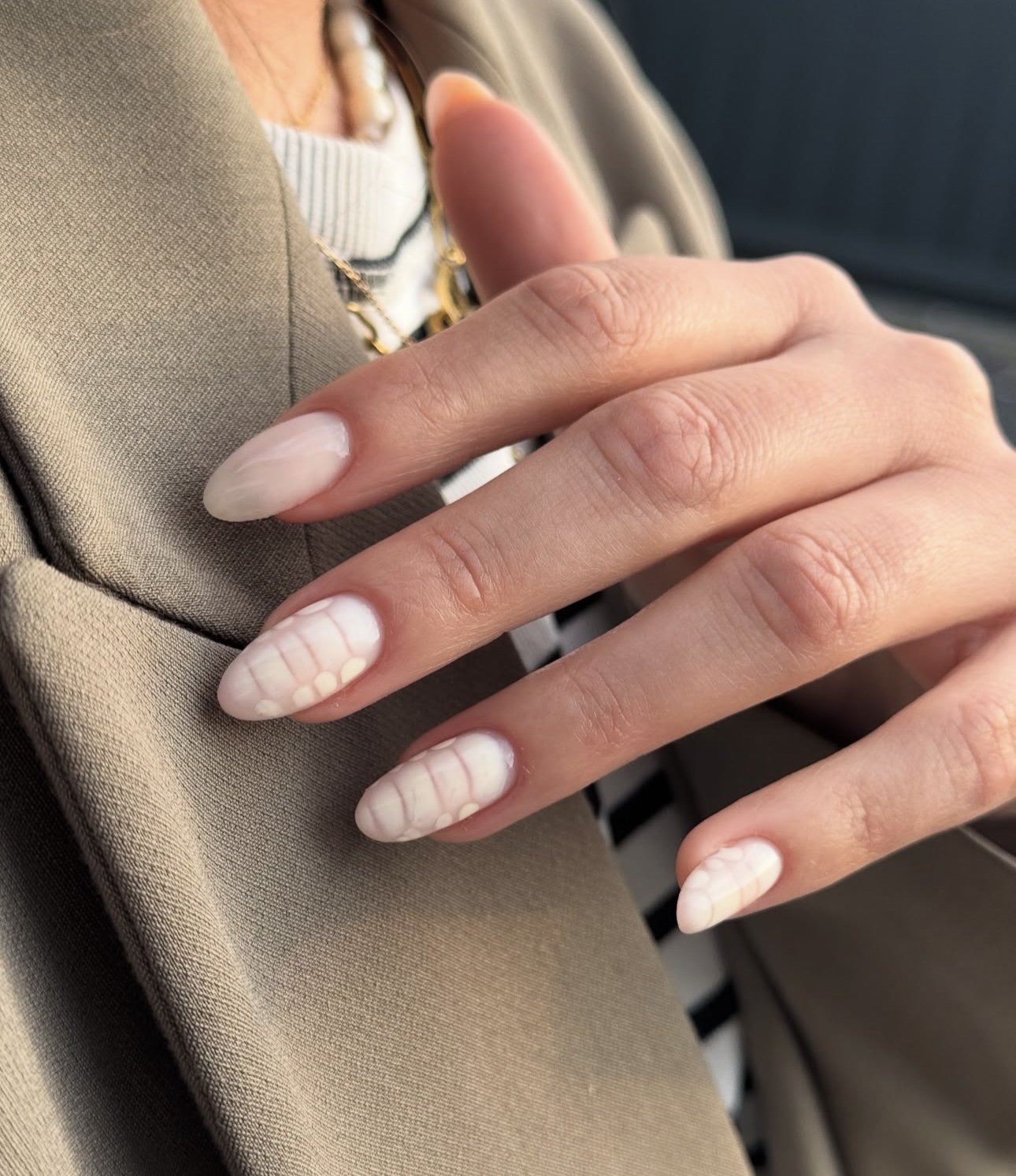 مرکز تخصصی ناخن نیلوفر حسنجانی