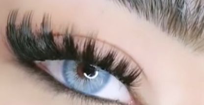 آموزش وکاشت تخصصی مژه