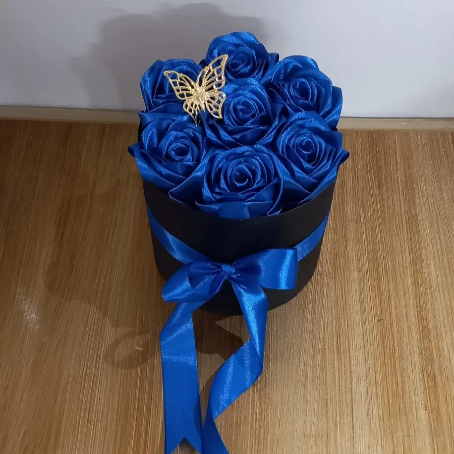 دسته گل باکس گل روبانی