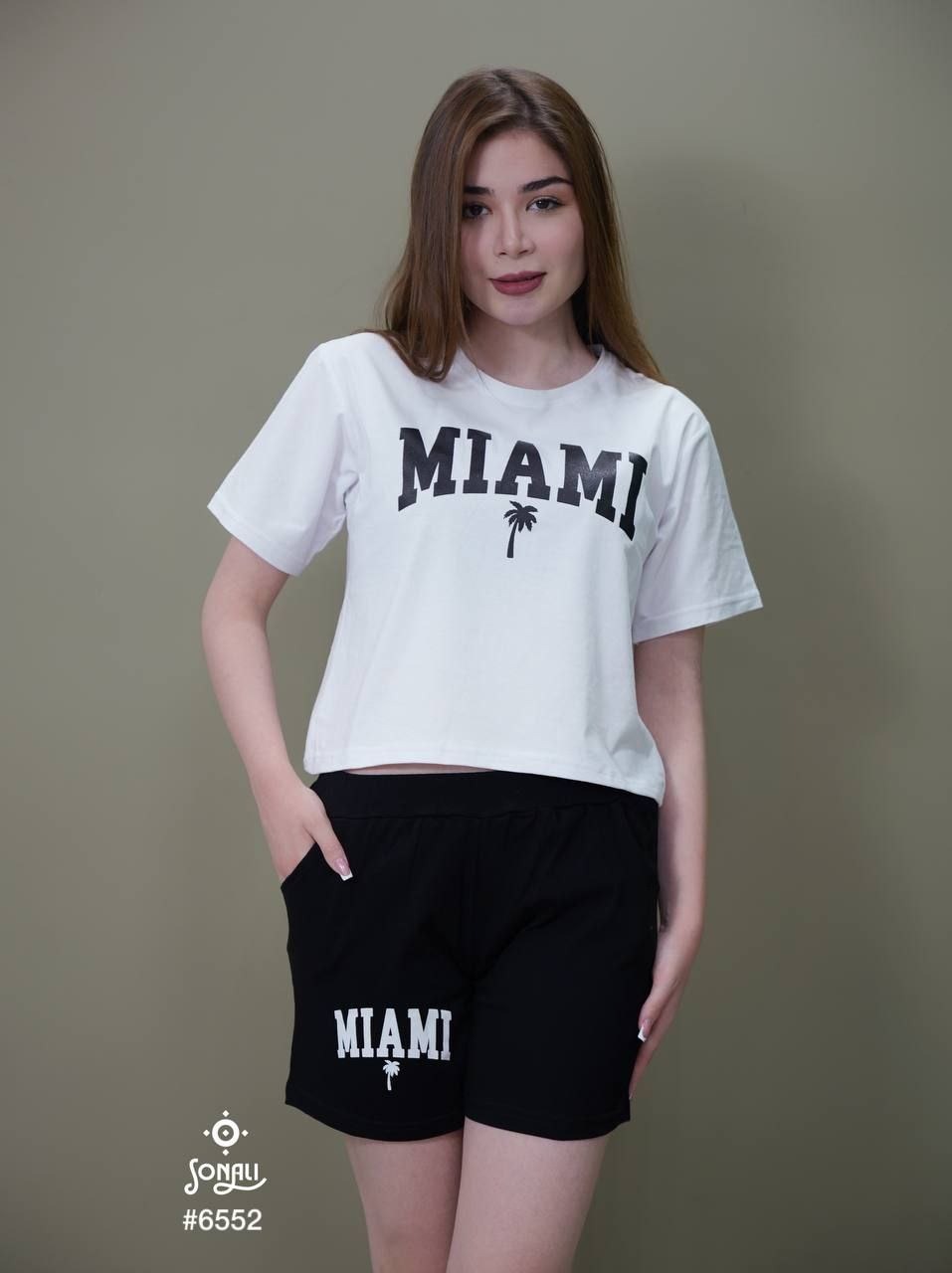 عمده فروشی و خرده فروشی پوشاک