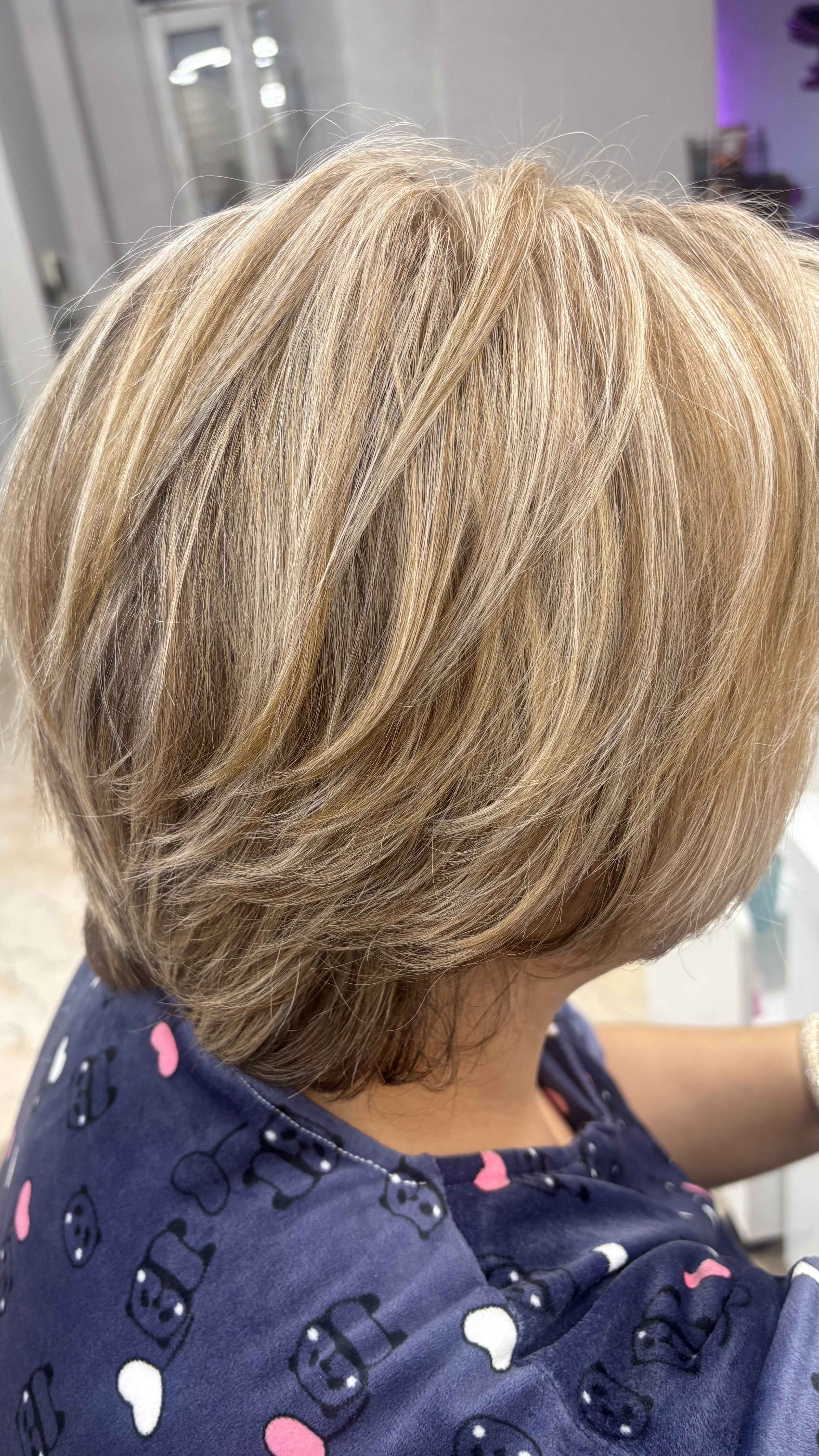 آموزشگاه و سالن زیبایی آیدا احمدی