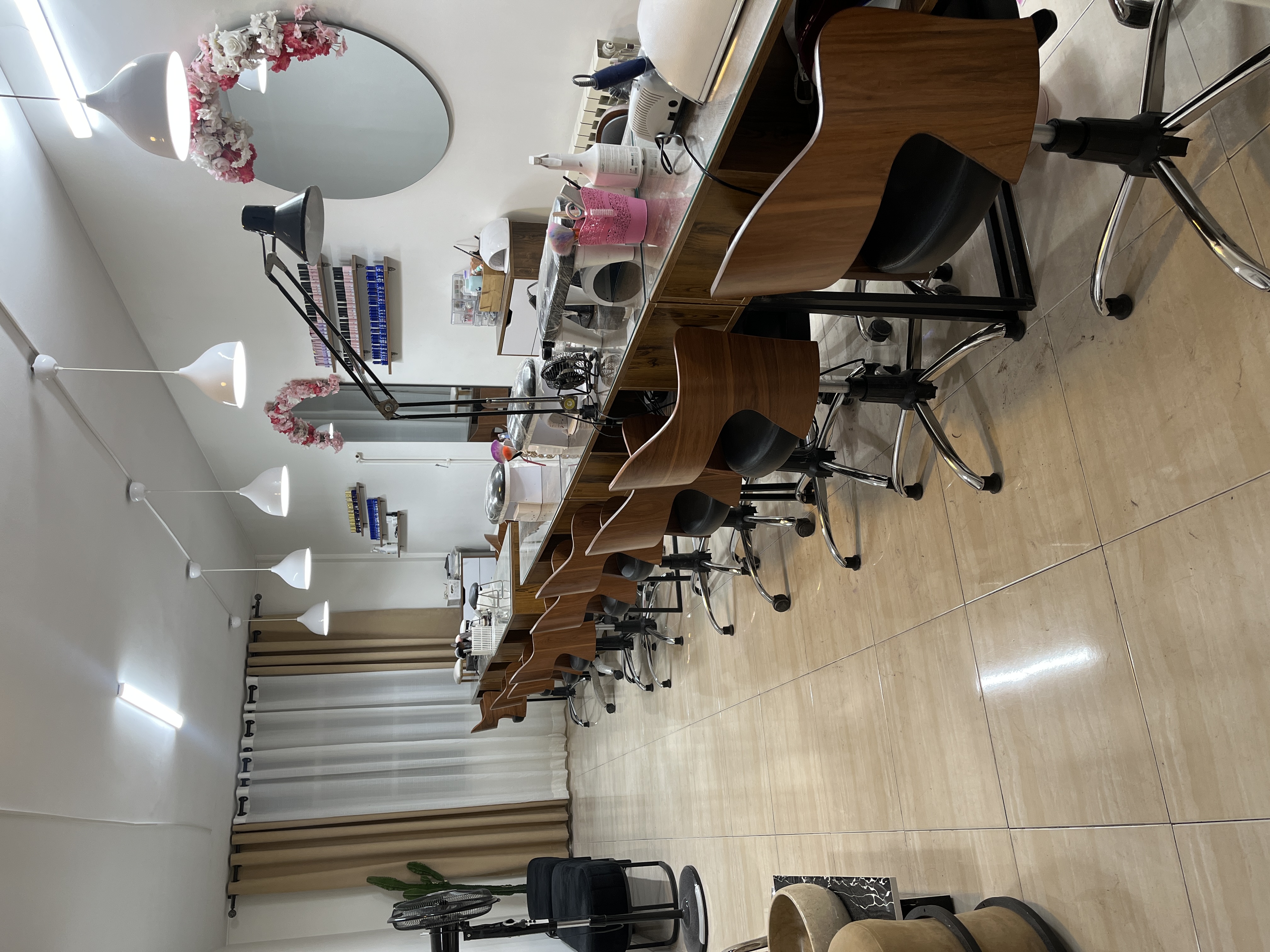 آموزش و خدمات تخصصی ناخن زینو