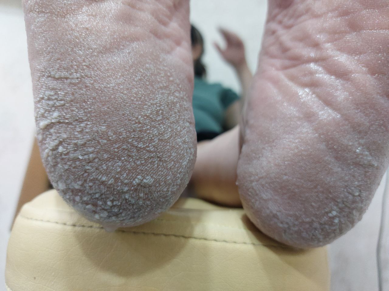 خدمات تخصصی ناخن و پدیکور فرح