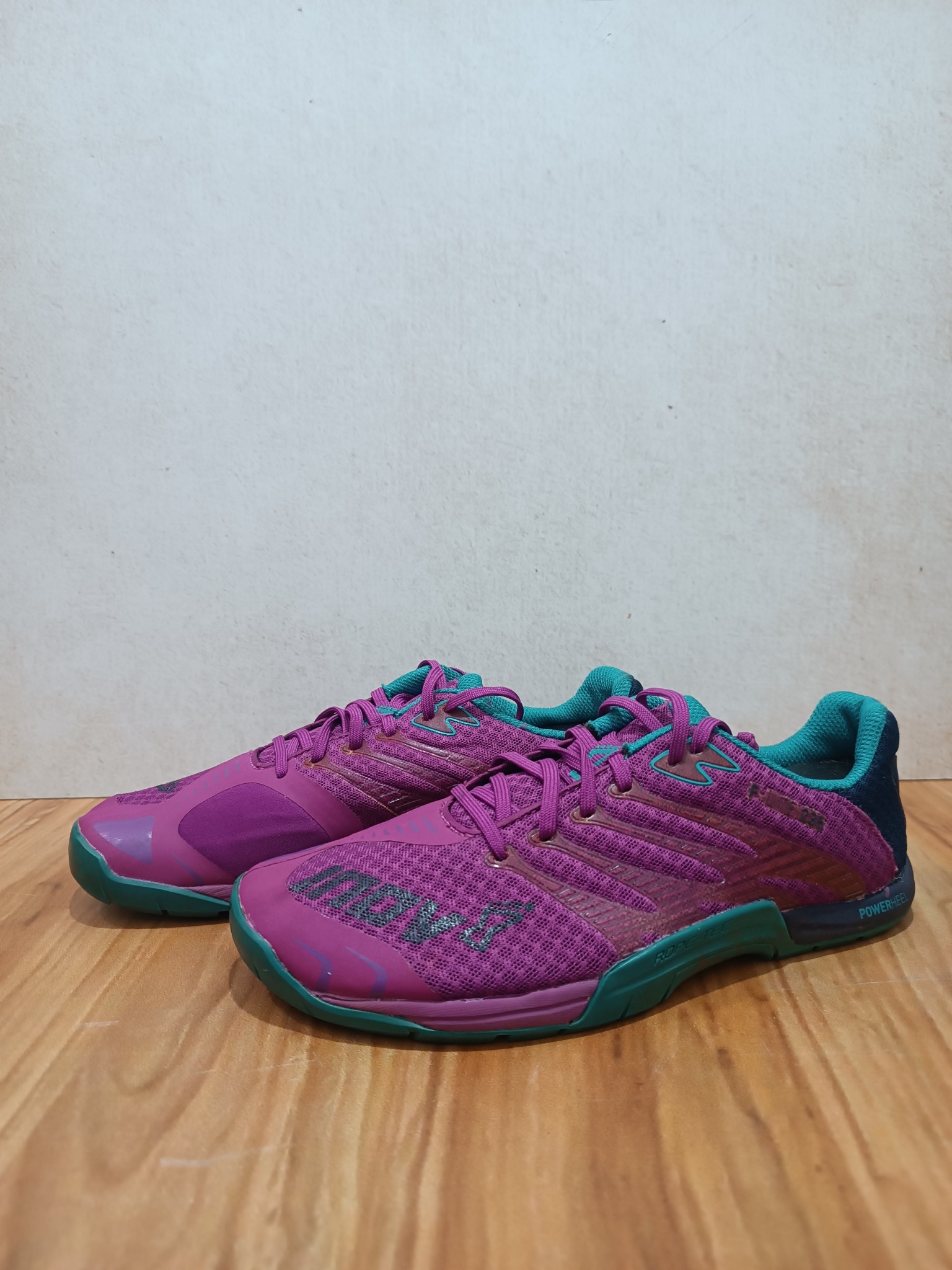 فروشگاه کتونی اورجینال