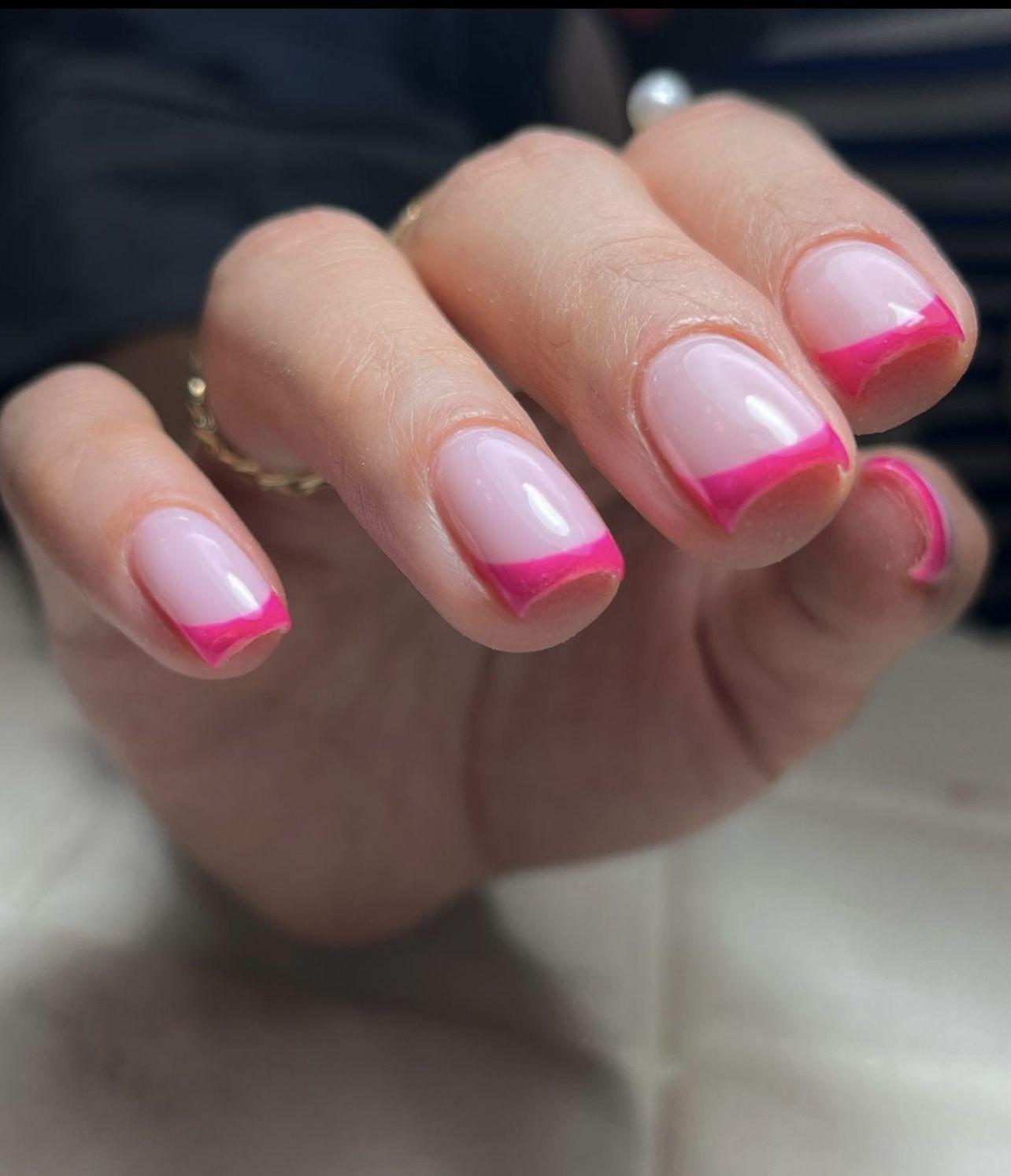 کاشت ناخن مانلی