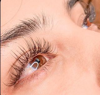 کاشت مژه (لیفت و لمینت) نازنین