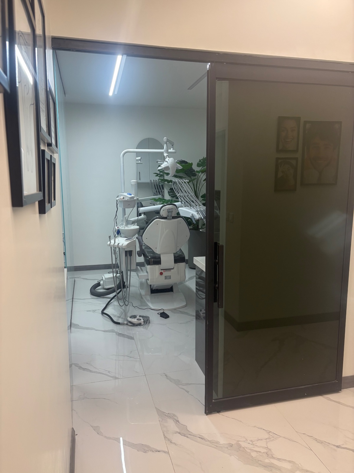 کلینیک دندانپزشکی دکتر رحمانی