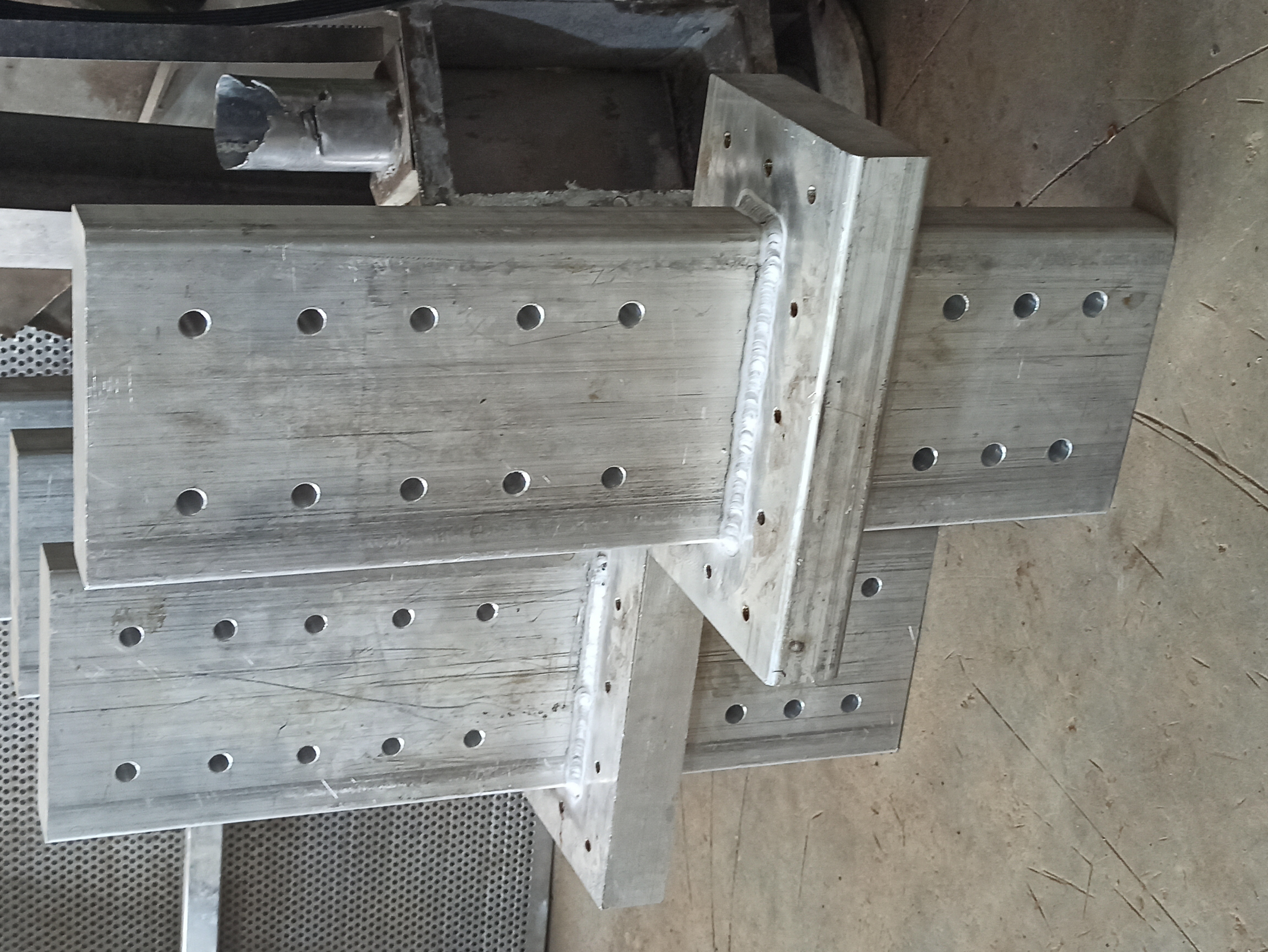 آرگون کاران ساخت انواع مخازن استیل