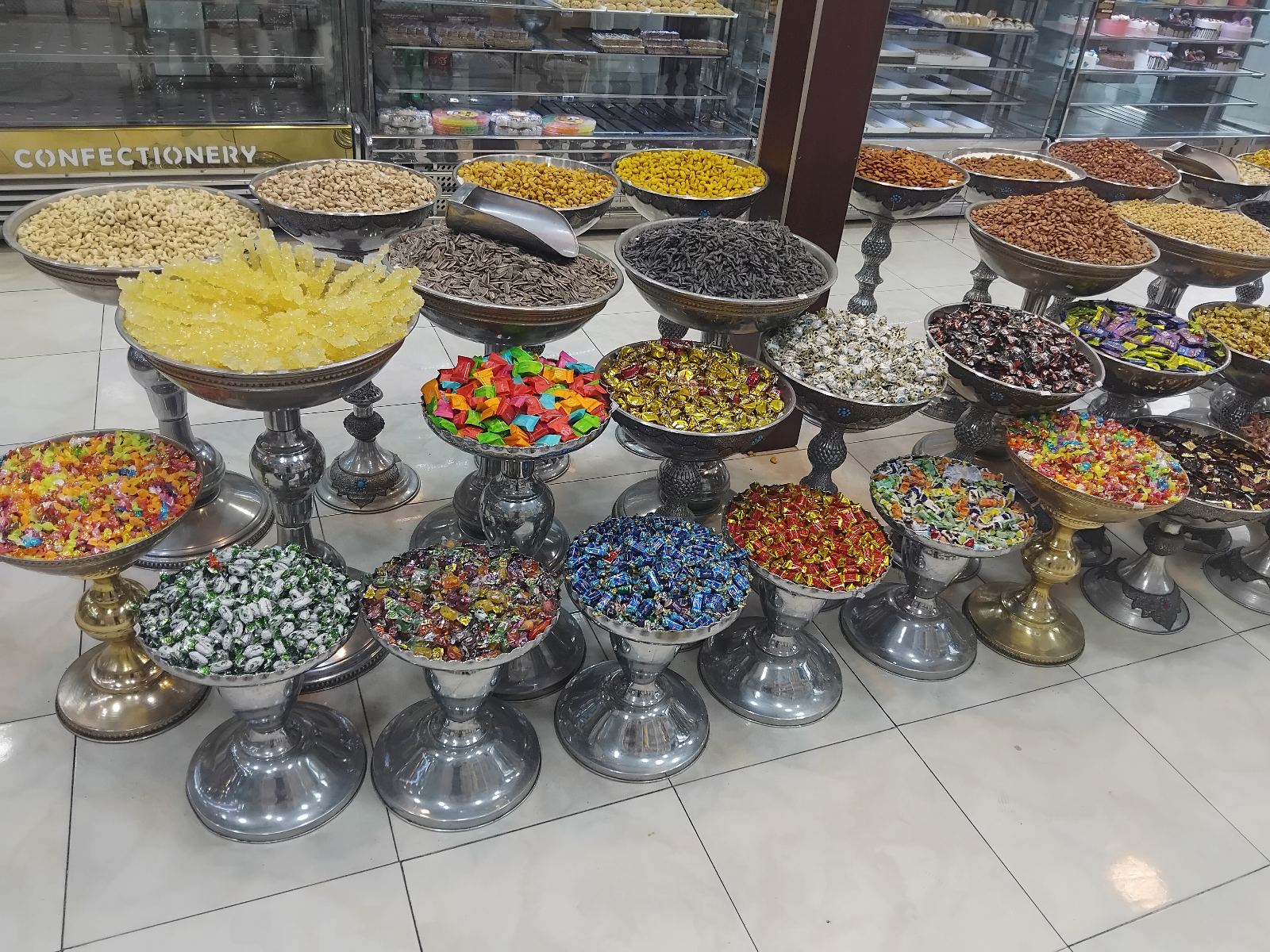 شیرینی فروشی ولیعصر