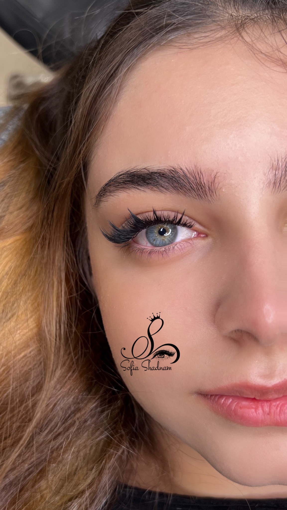 خدمات تخصصی اکستنشن مژه سوفیا