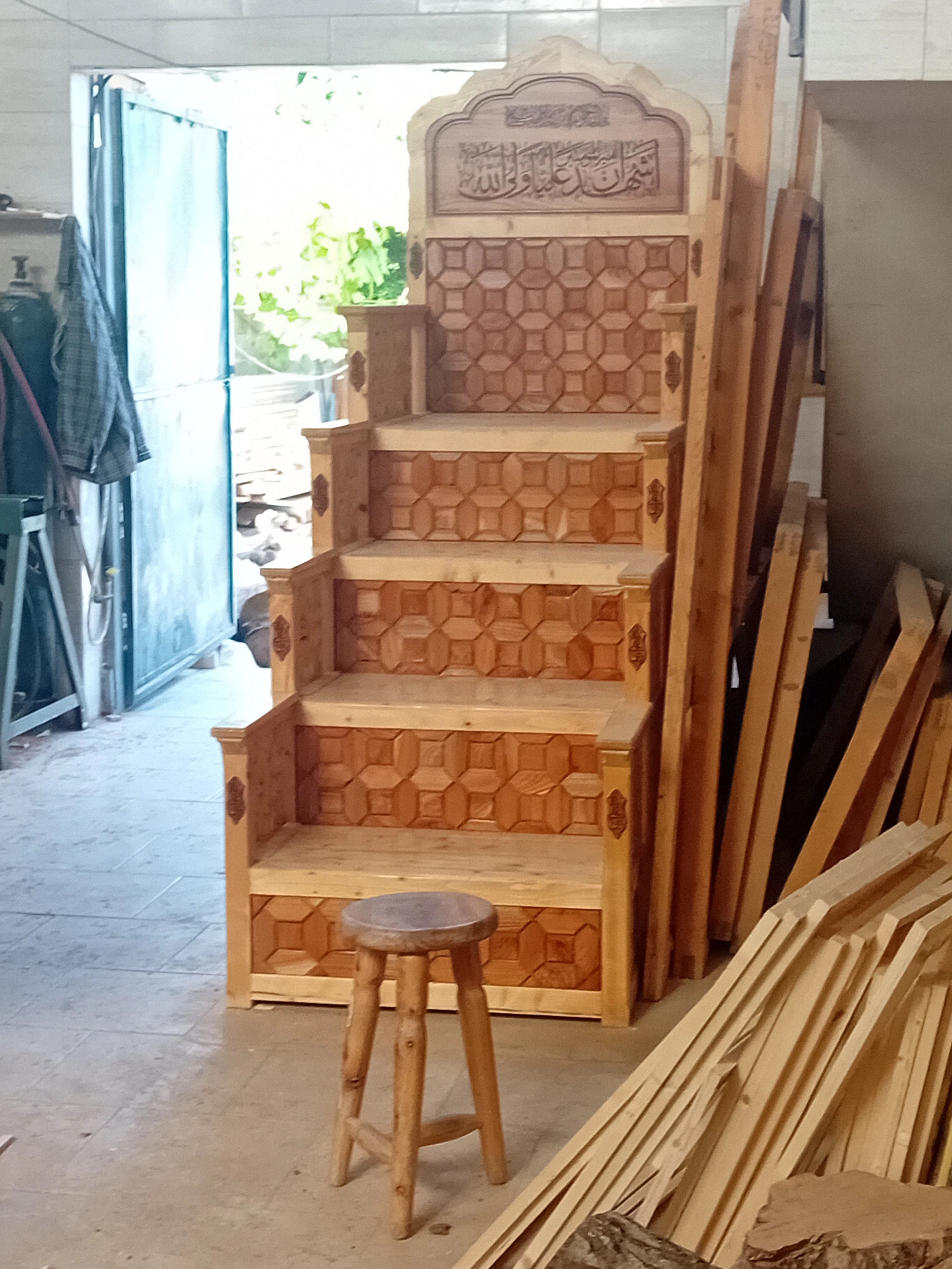 آموزش نجاری  و خراطی قربانی