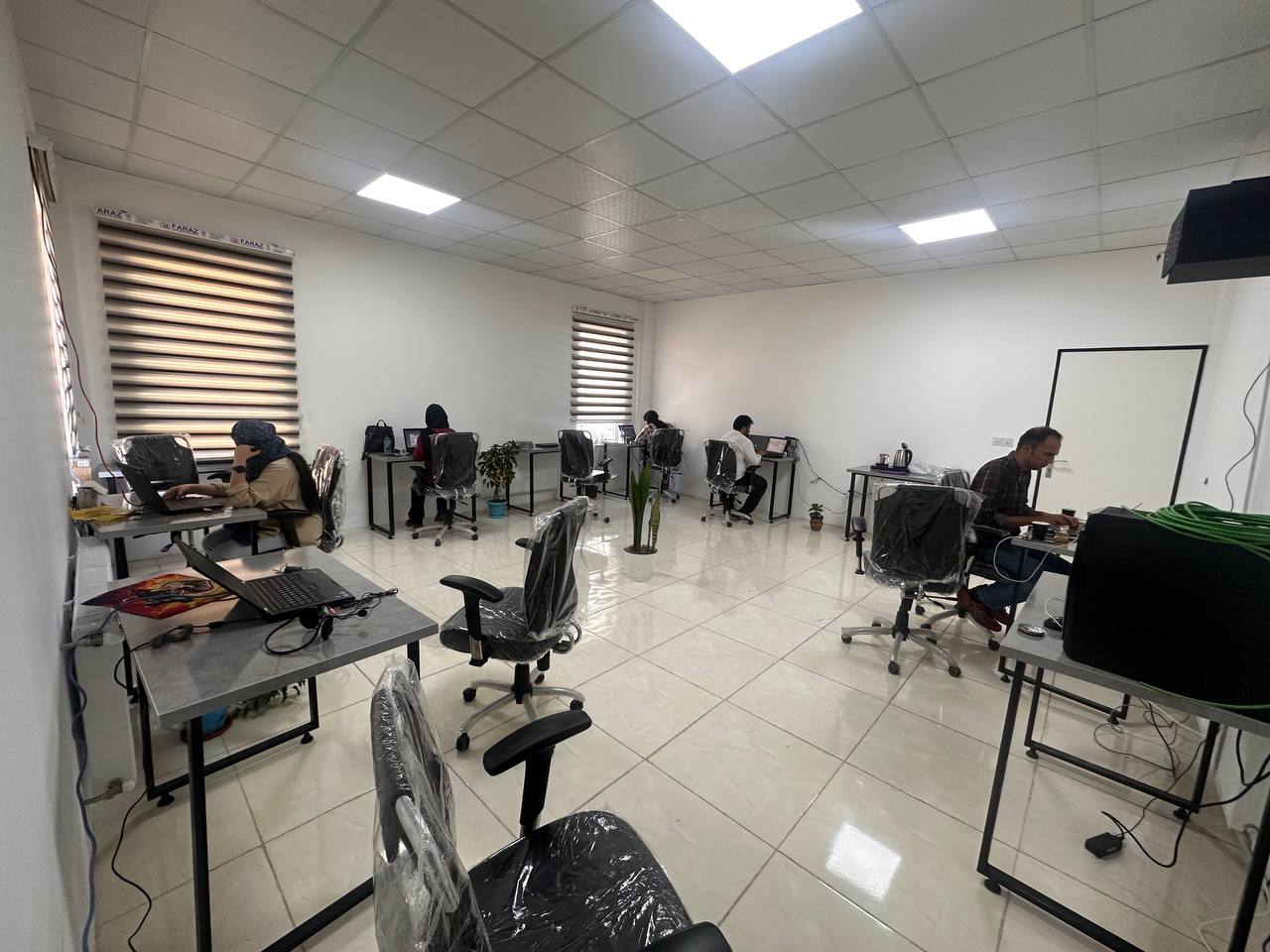 طراحی سایت و اپلیکیشن آبیدرنت