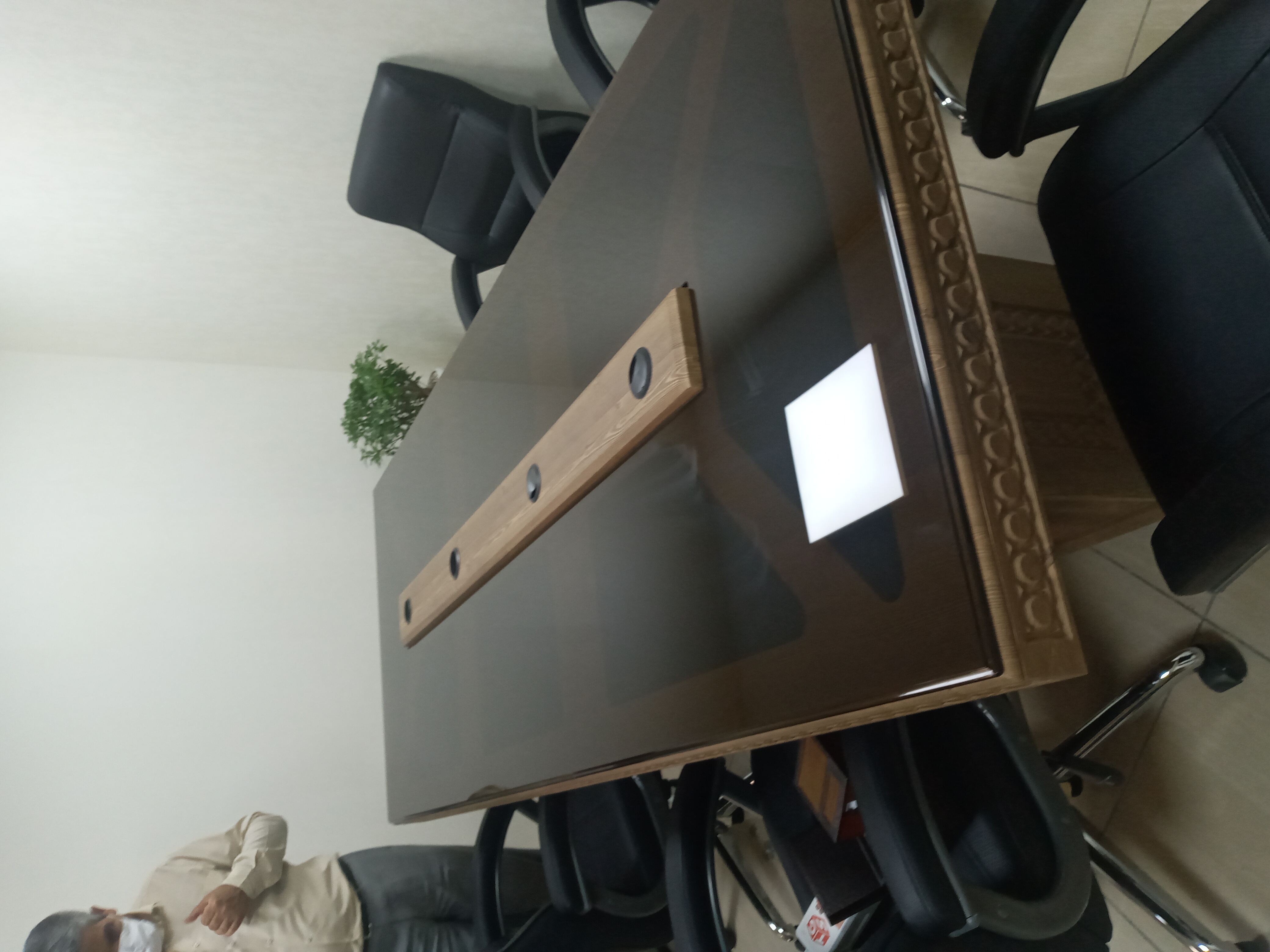 خدمات شیشه بری و آینه اکبری