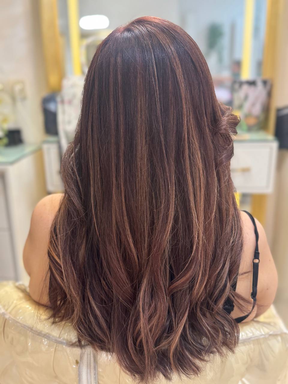 سالن زیبایی و آرایشگاه زنانه مرمر