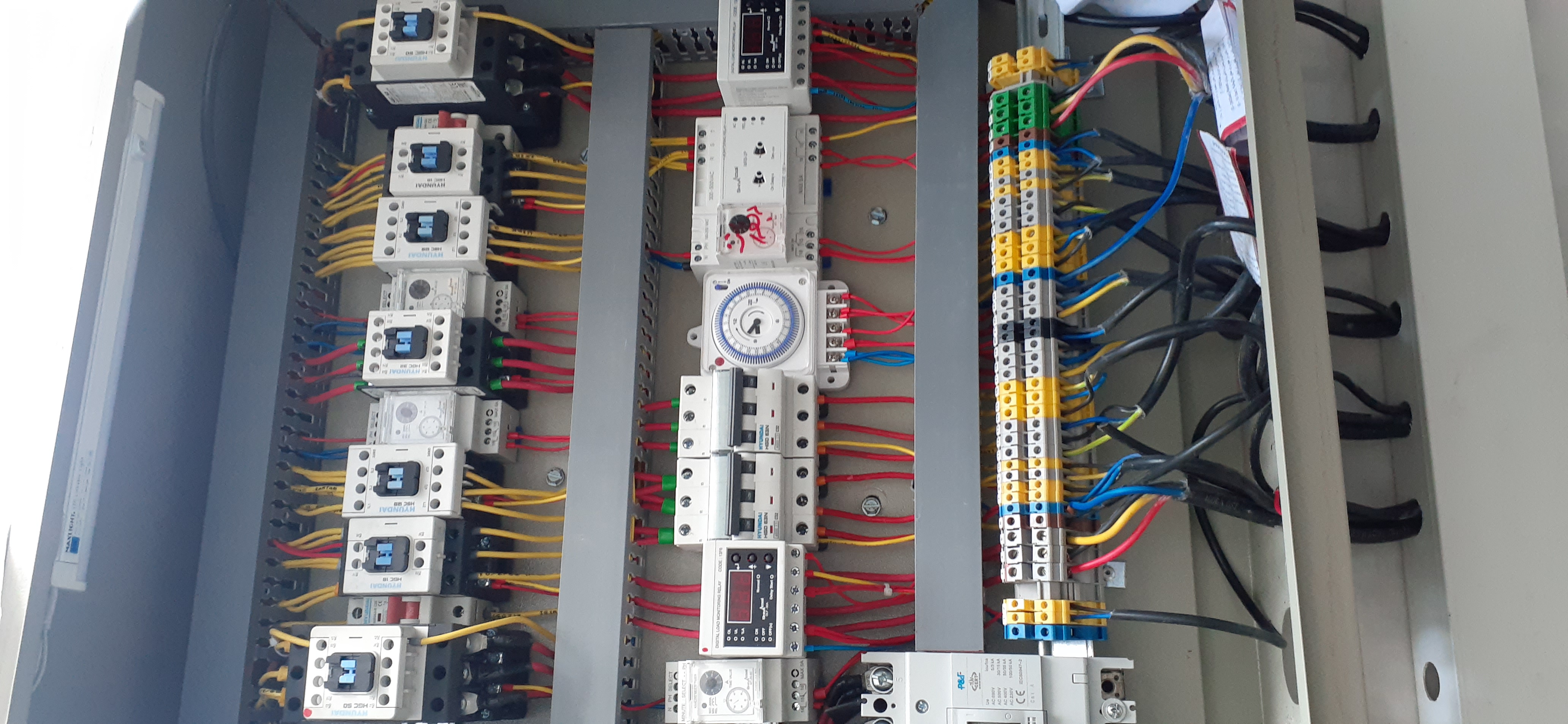 برقکار صنعتی سنجابی