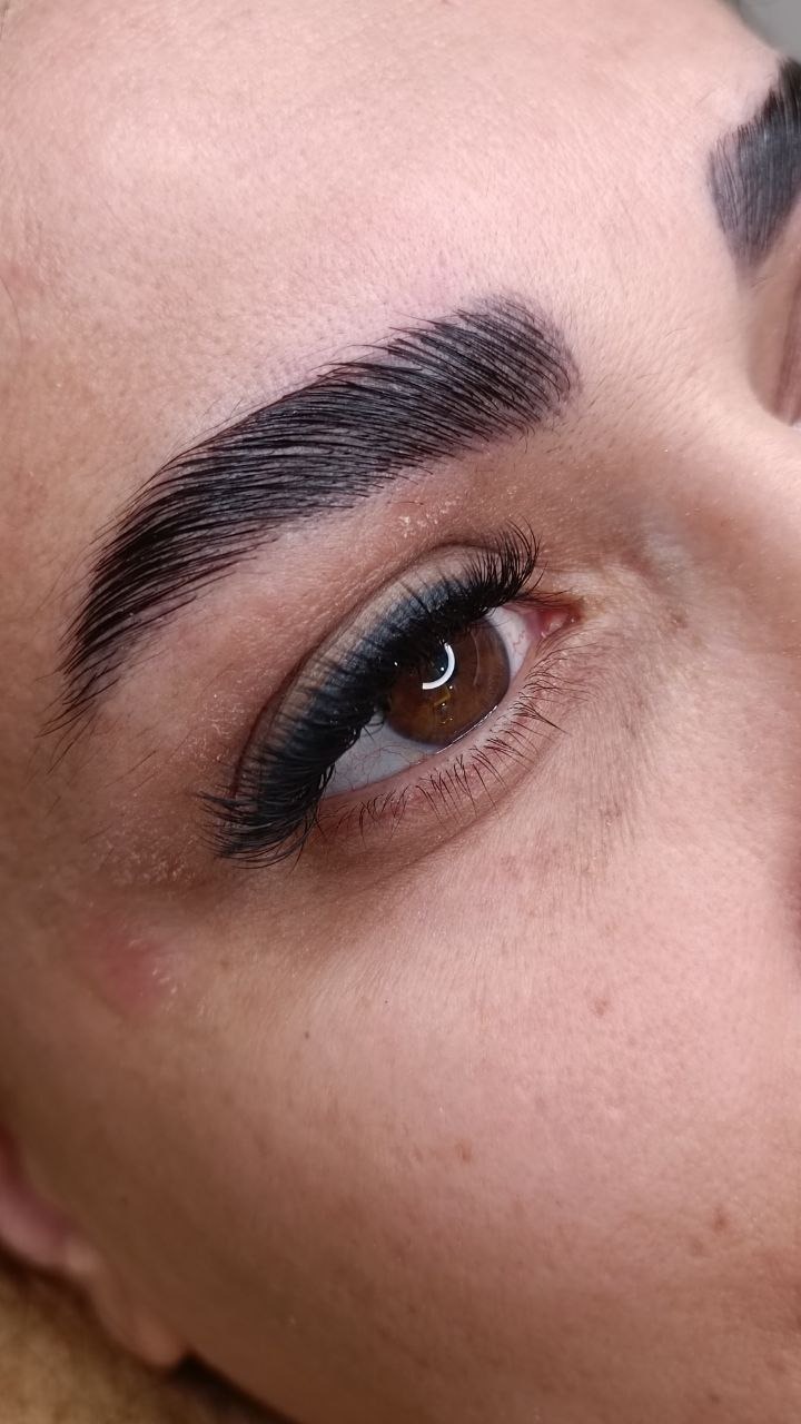 اکستنشن مژه فرزانه عاشوری