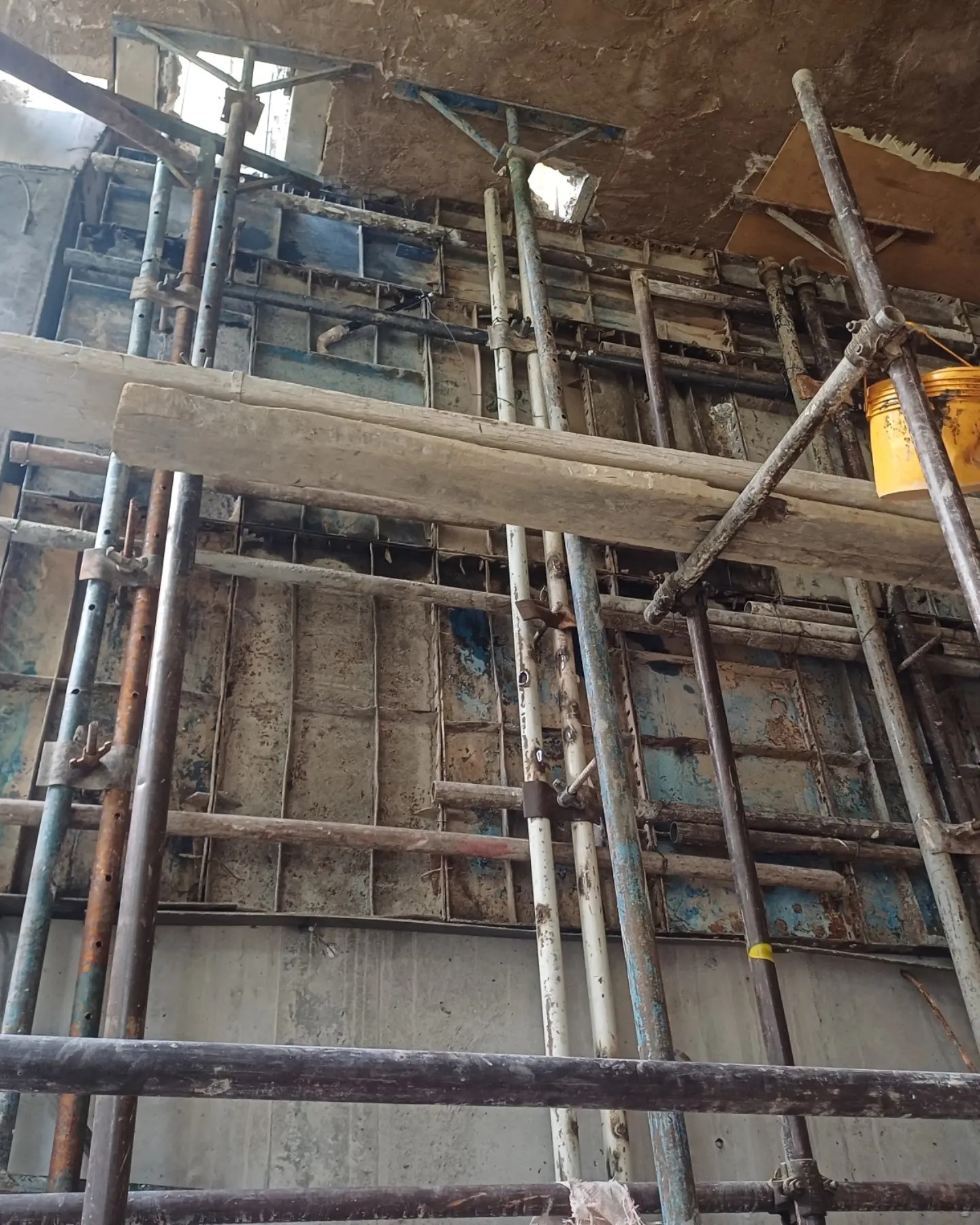 قالب بندی وارماتور کاشت میلگرد استخر و