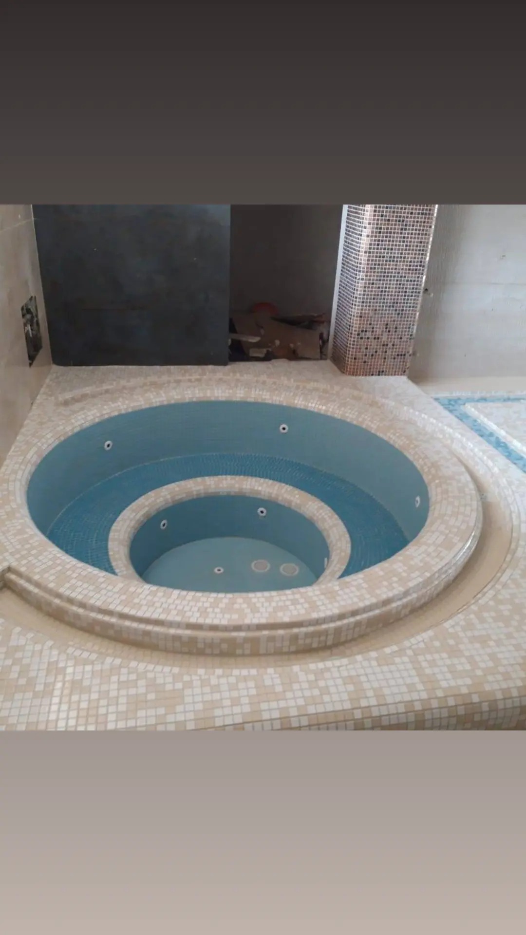 کاشی کاری استخر جکوزی آبندی نادری