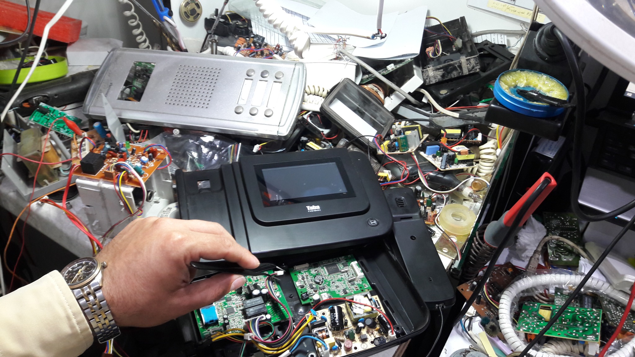 تعمیرات تخصصی آیفون تصویری مهندس مهدیپور