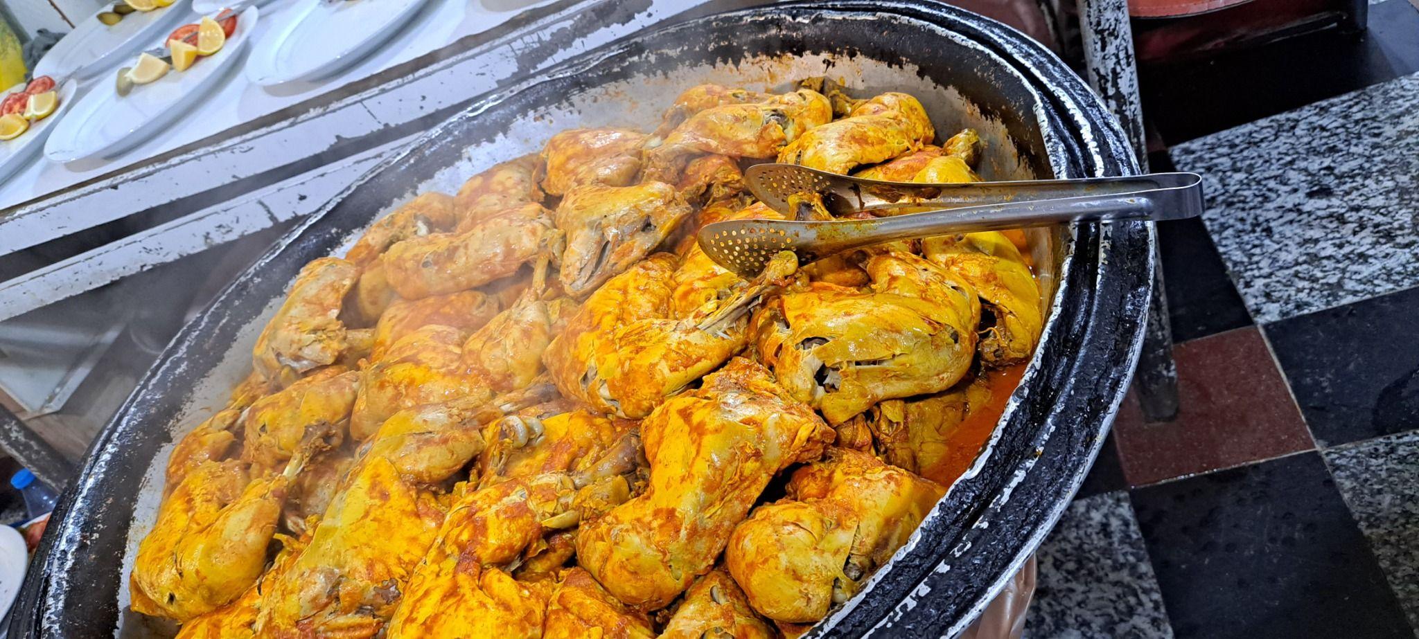 رستوران پدیده