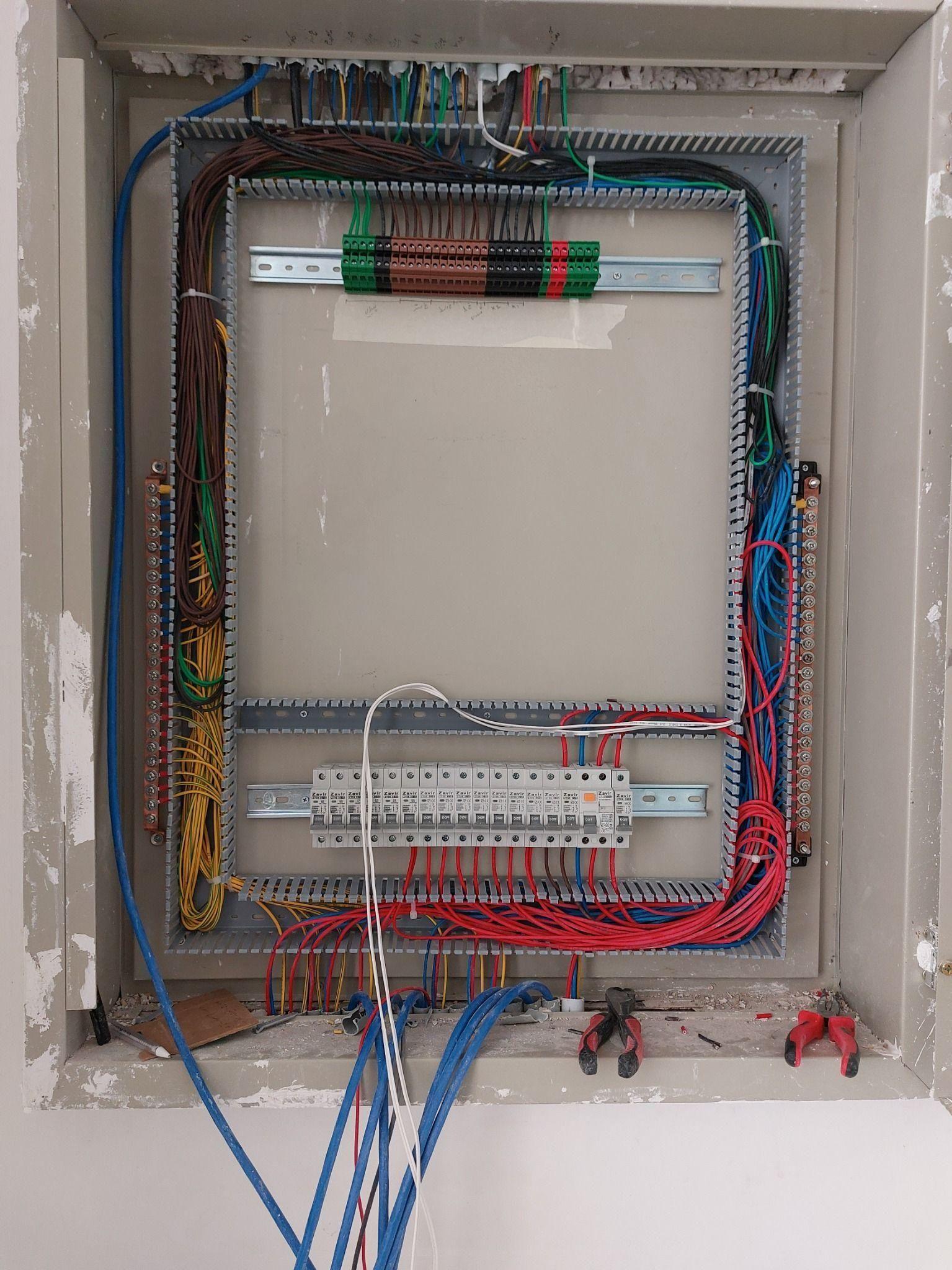 خدمات برق ساختمان