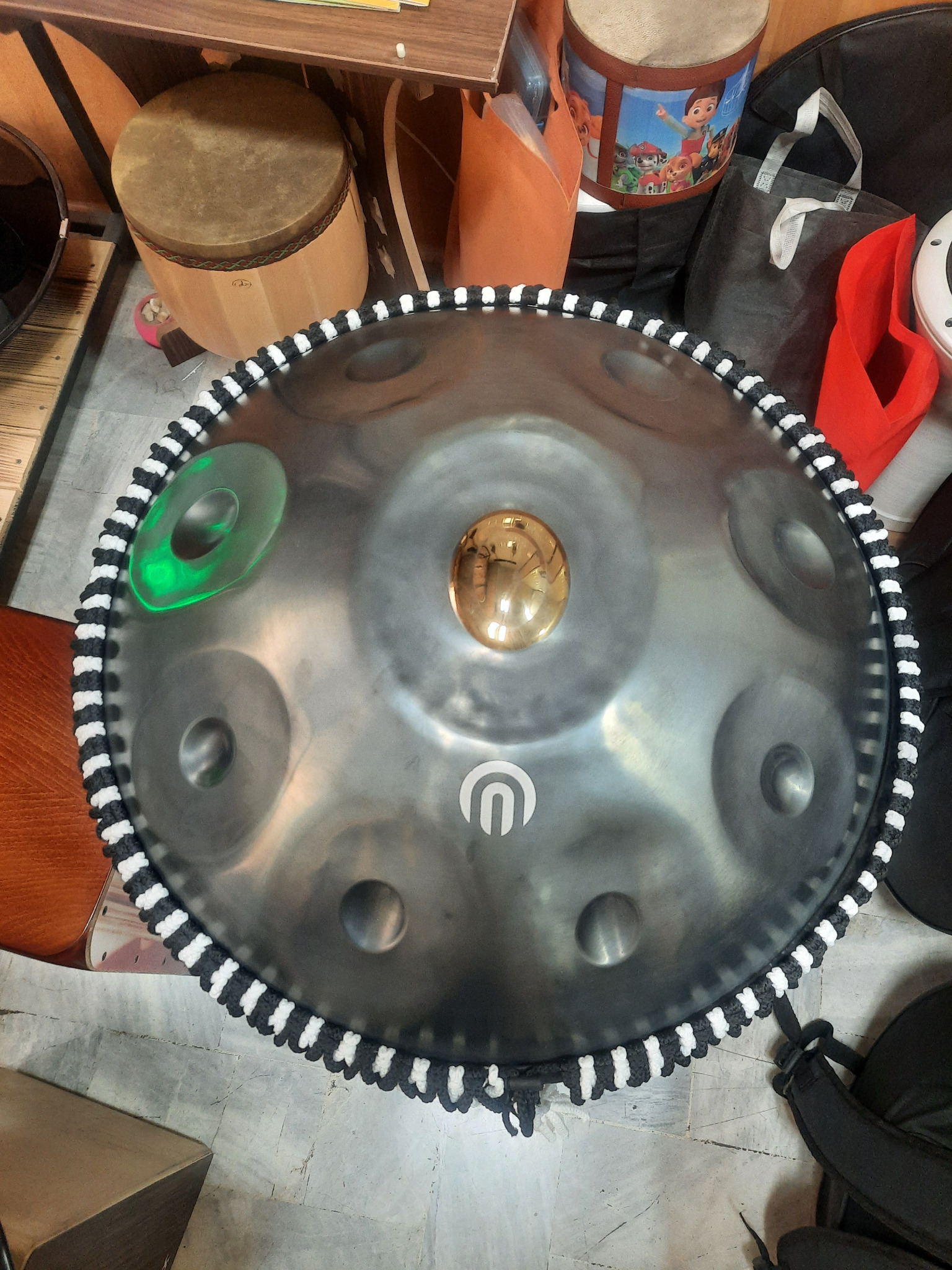 آموزش گیتار و هنگدرام در فلاح