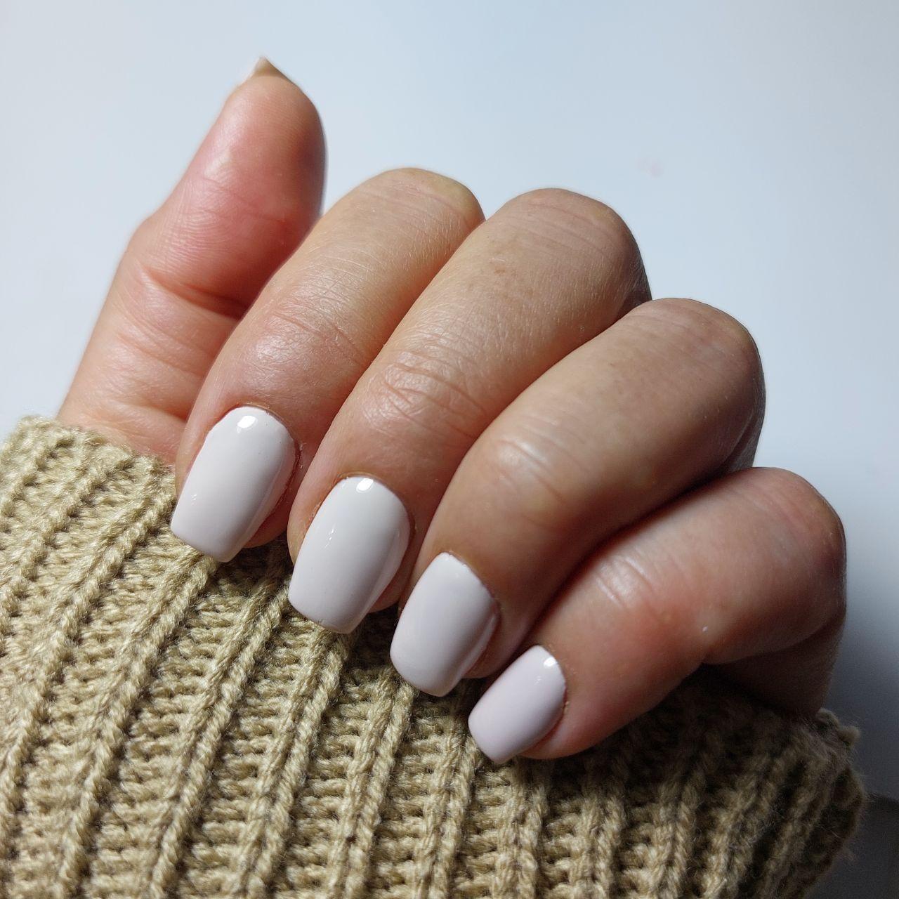 کاشت ناخن و ترمیم مژگان