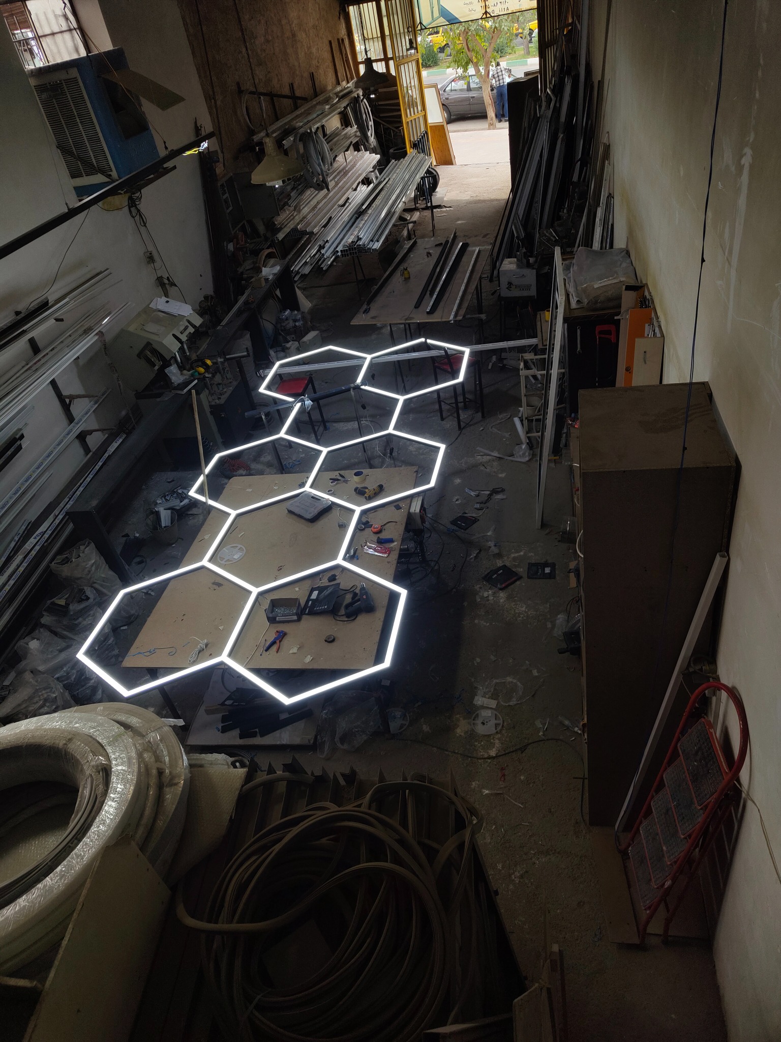 کارگاه تولیدی درب و پنجره آلمینیومی